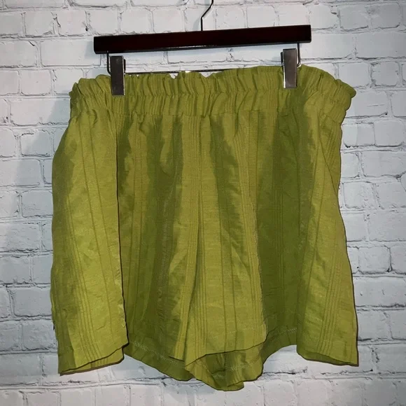 SHEIN Curve Dark Green Shorts size 5X - Picture 2 of 9